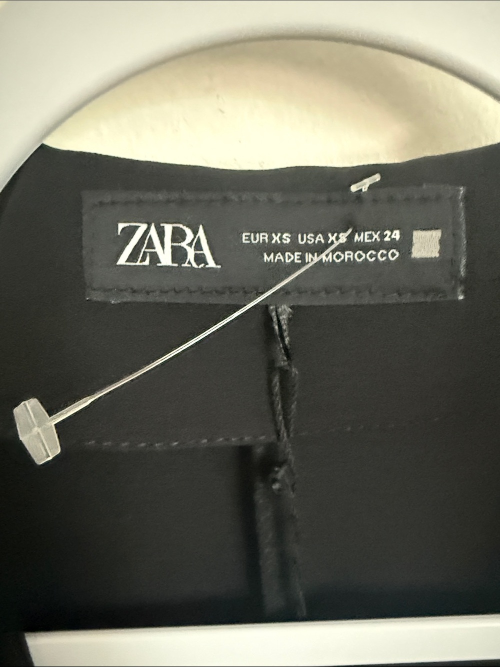 Zara Black Ruched Button-Front Cropped Blouse - Picture 4 of 8
